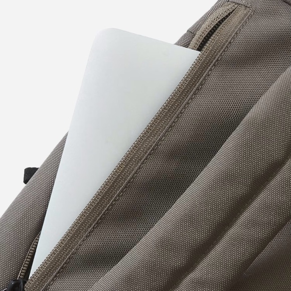 Everlane Stylish Backpack in Warm Charcoal - Picture 11 of 11